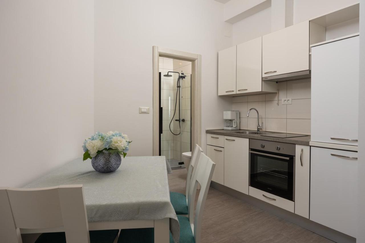 Apartments Lea Podstrana Ngoại thất bức ảnh